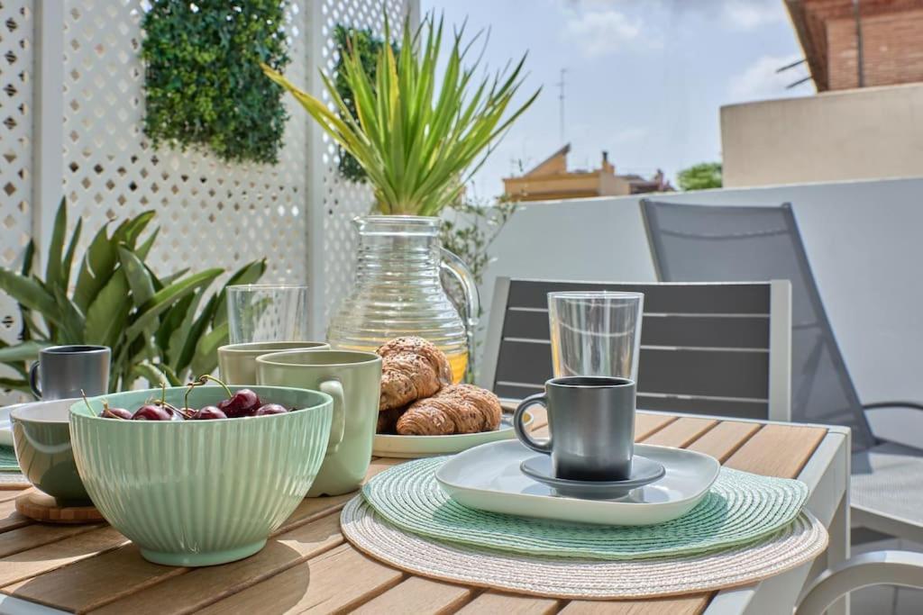 דירות ולנסיה Sunny Cozy Penthouse With A Terrace At Plaza Del Carmen מראה חיצוני תמונה