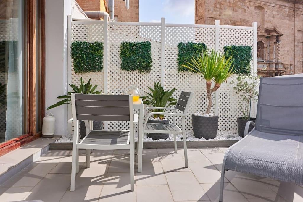 דירות ולנסיה Sunny Cozy Penthouse With A Terrace At Plaza Del Carmen מראה חיצוני תמונה