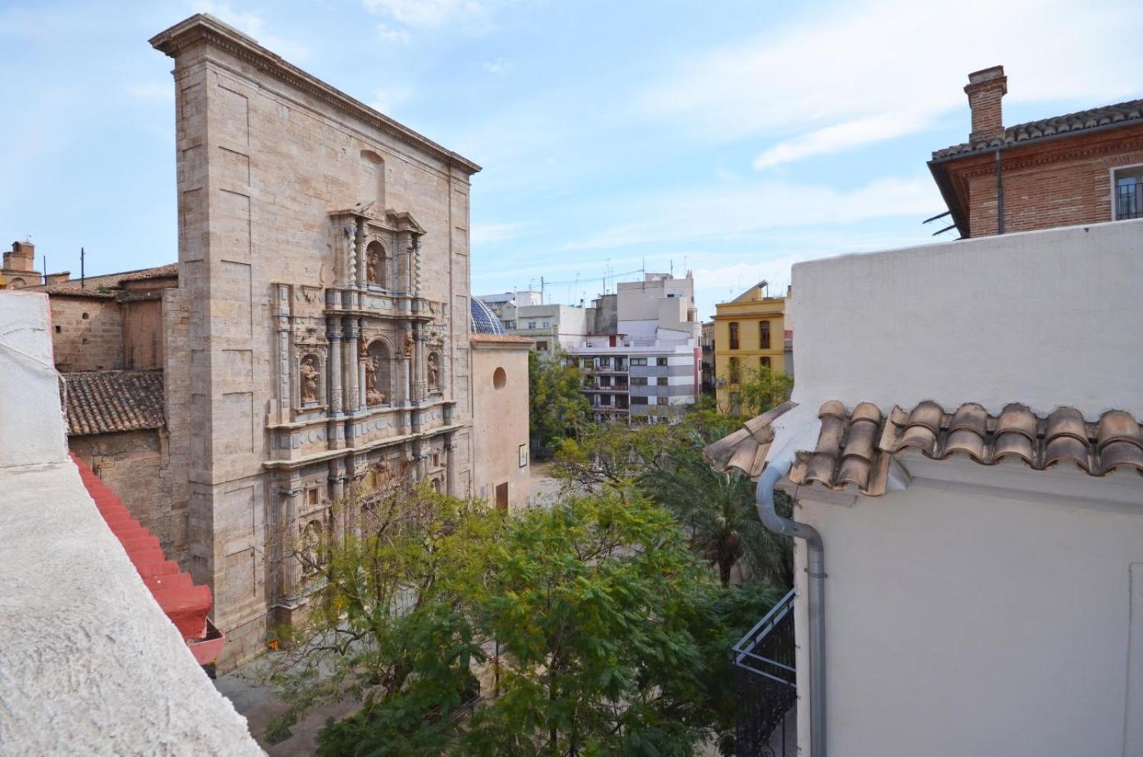 דירות ולנסיה Sunny Cozy Penthouse With A Terrace At Plaza Del Carmen מראה חיצוני תמונה