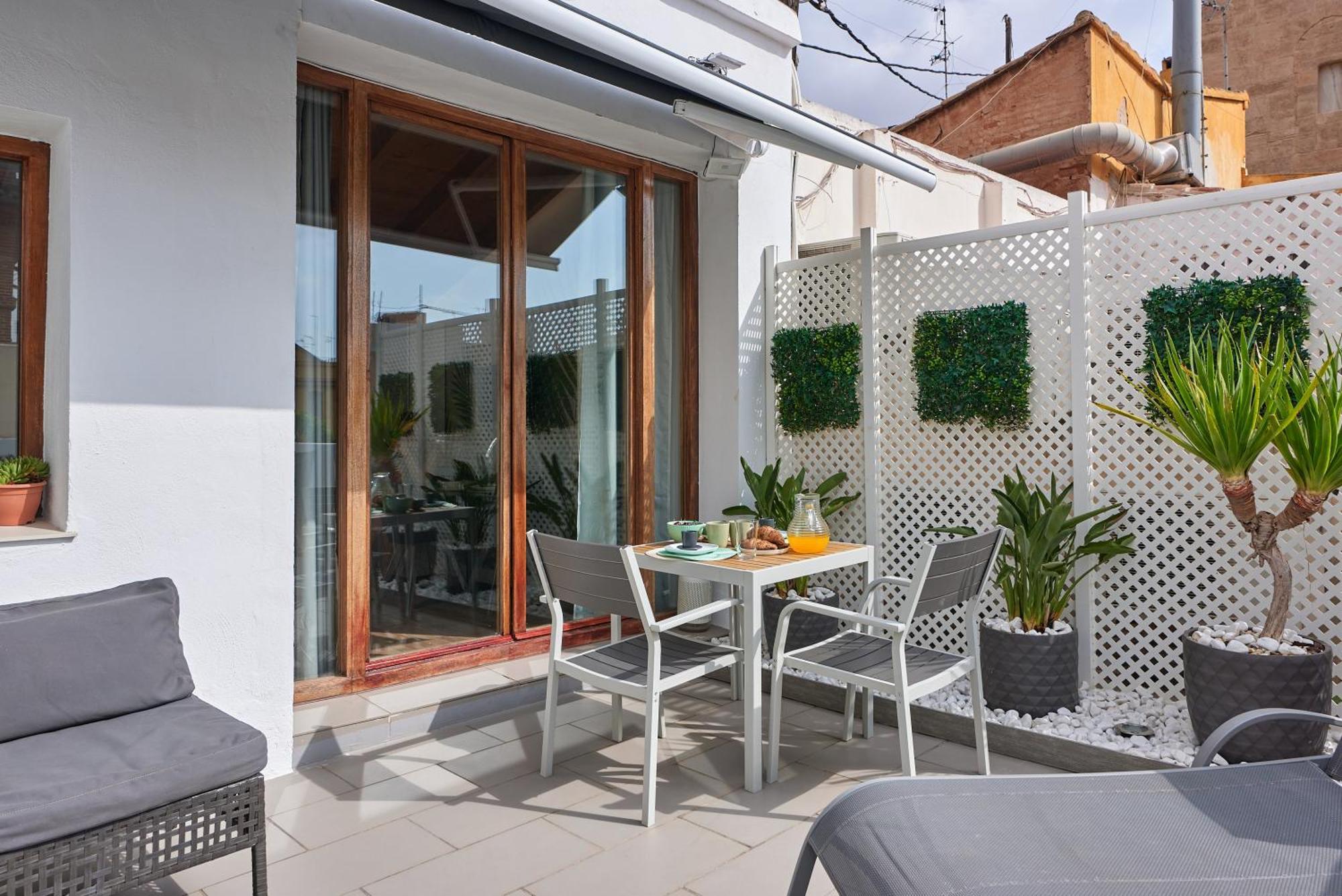 דירות ולנסיה Sunny Cozy Penthouse With A Terrace At Plaza Del Carmen מראה חיצוני תמונה